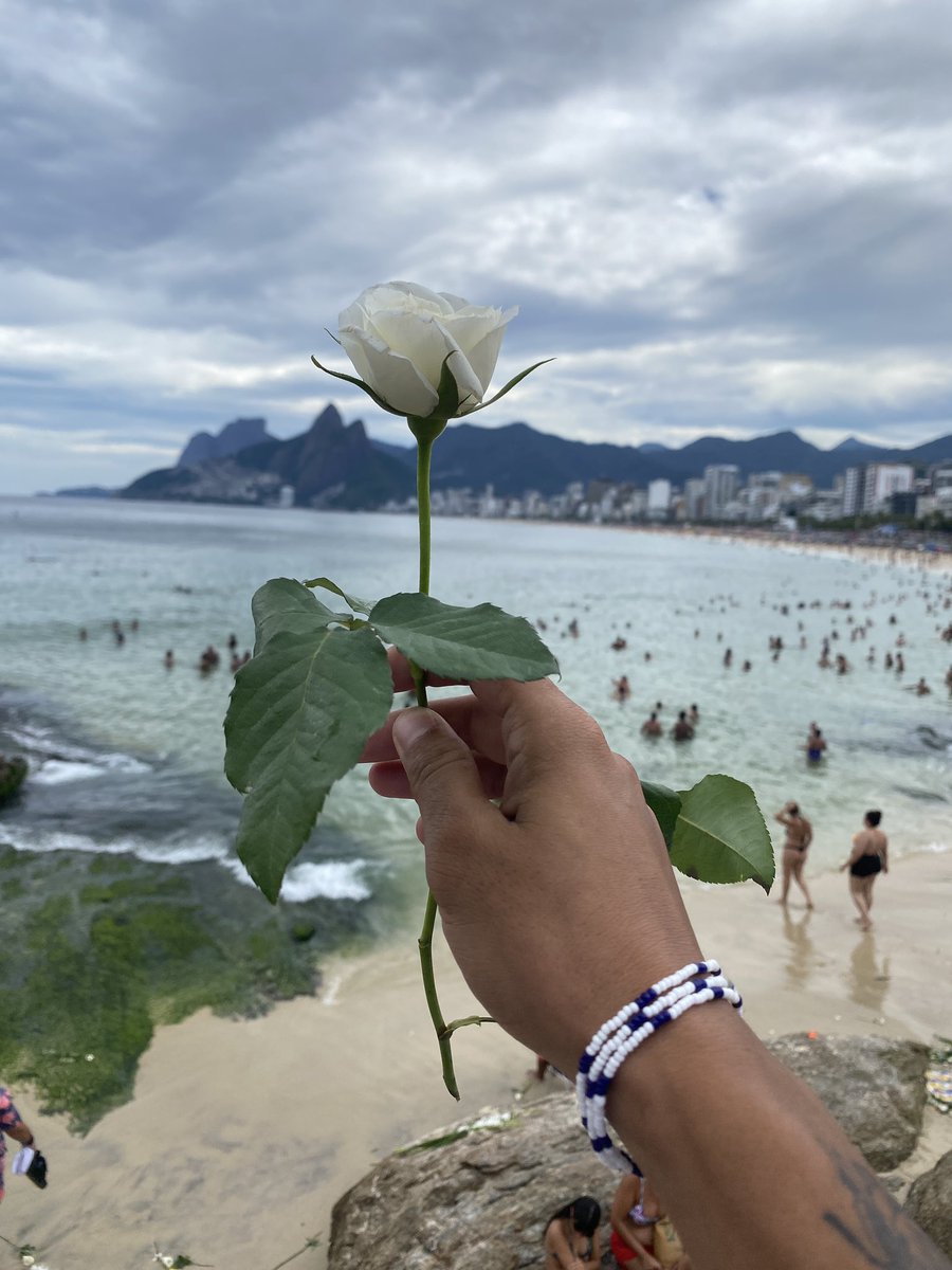flaviocabralp's tweet photo. 2 de fevereiro dia da rainha do meu ori 🩵💙 https://t.co/nzzwREVWBK