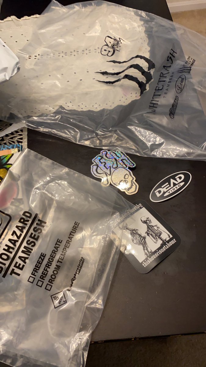 tokenknee's tweet image. Crazy how even down to the packaging @TeamseshMerch + @TeamSESH rolls hard! Stickers have always been 🔥too!  Another epic #Merch dropNcop in the books 💀 #SESH