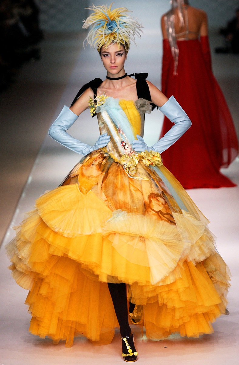 beyzhive's tweet photo. chappell roan wearing vintage jean paul gaultier spring/summer 2003 couture edgar degas-inspired silk organza and tulle gown at the grammys https://t.co/ZkL623Uu2h