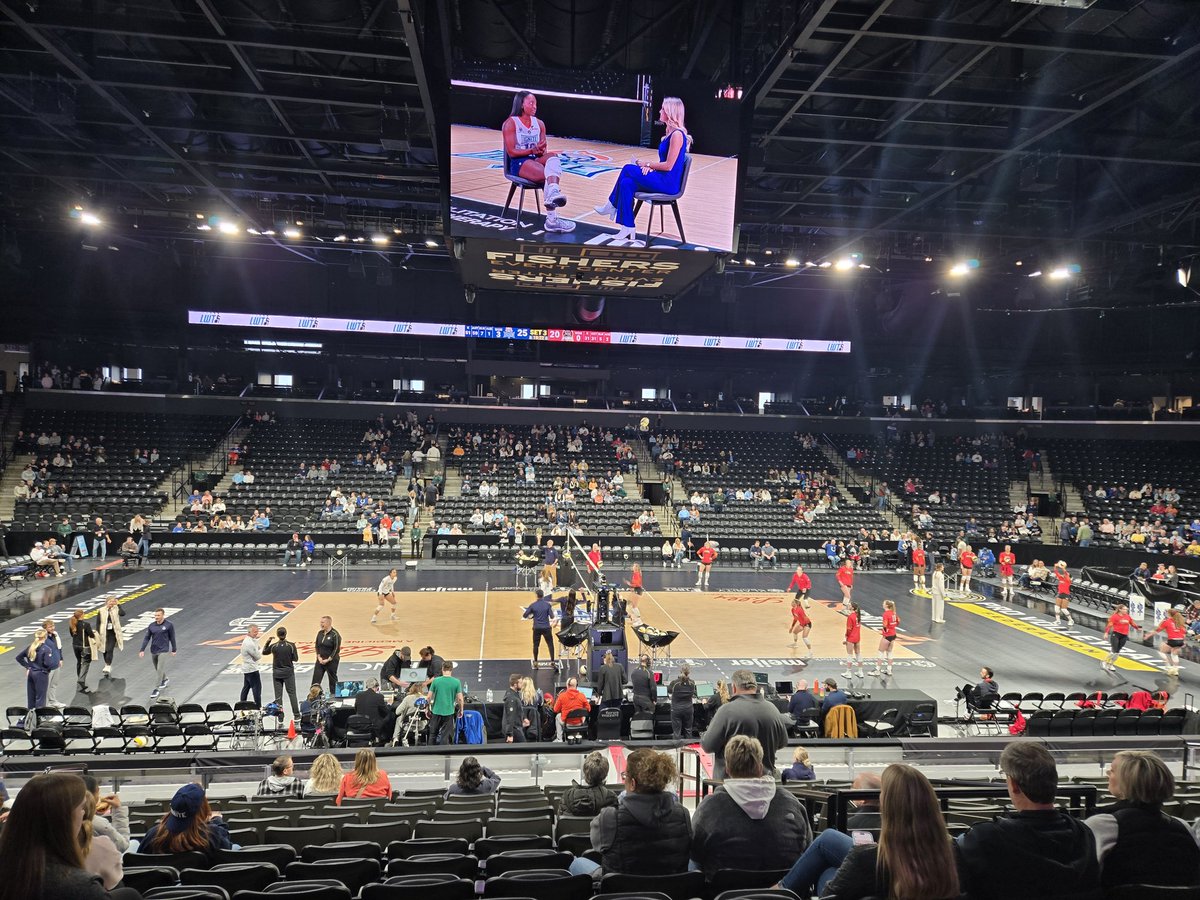 OnnaleeO's tweet photo. Let's go @IndyIgniteVB https://t.co/iOJsxSYFOO