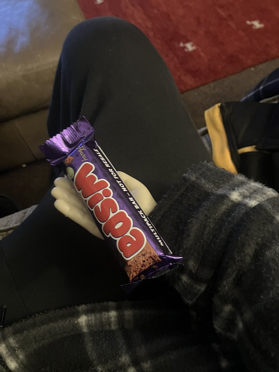 greesmun's tweet photo. @moneychimp True. However I’ve noticed that Wispa’s are massive these days https://t.co/b6snUS2wEG