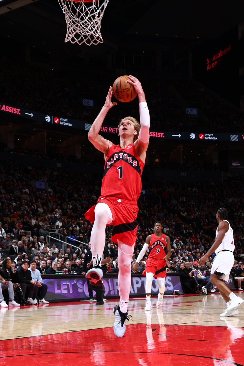 NBACanada's tweet image. The @raptors get the W at home, topping the Clippers 115-108!

RJ Barrett: 20 PTS, 7 AST, 6 REB, 3 STL
Gradey Dick: 18 PTS, 2 3PT, 3 REB
Scottie Barnes: 15 PTS, 7 REB, 5 AST
Ochai Agbaji: 12 PTS, 5 REB, 3 BLK
Immanuel Quickley: 11 PTS, 6 AST
Jakob Poeltl: 10 PTS, 10 REB, 3 AST