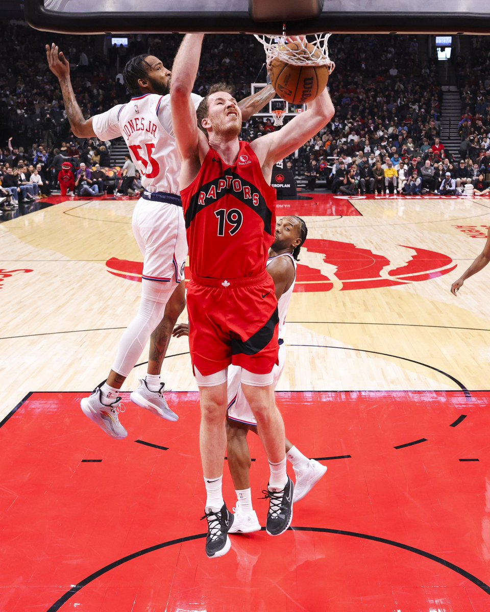 NBACanada's tweet image. The @raptors get the W at home, topping the Clippers 115-108!

RJ Barrett: 20 PTS, 7 AST, 6 REB, 3 STL
Gradey Dick: 18 PTS, 2 3PT, 3 REB
Scottie Barnes: 15 PTS, 7 REB, 5 AST
Ochai Agbaji: 12 PTS, 5 REB, 3 BLK
Immanuel Quickley: 11 PTS, 6 AST
Jakob Poeltl: 10 PTS, 10 REB, 3 AST