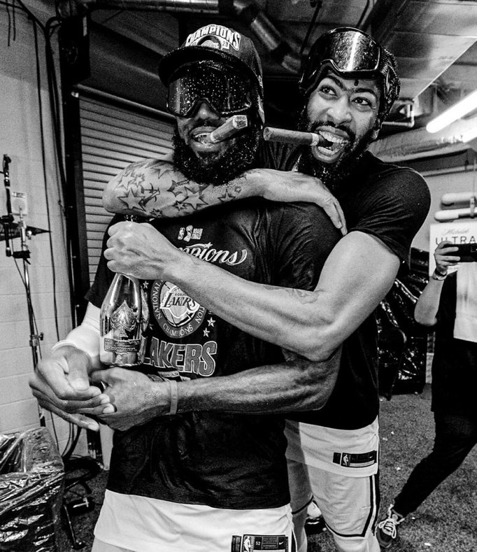 “Irmão pra vida.”

- LeBron James para Anthony Davis. 

Pô, essa me pegou desprevenido. 😭😭😭😭😭😭😭😭😭😭😭😭