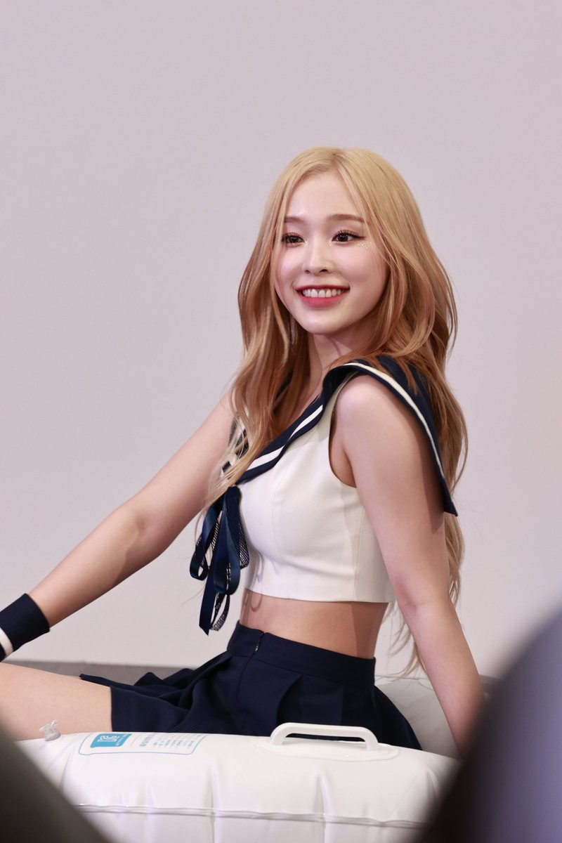 dream_Gahyeon23's tweet photo. 🦊 HAPPY GAHYUN DAY 🦊 
いつまでもかわいく
楽しく過ごせていける
良き年でありますように！✨

#드림캐쳐 #가현
#HappyGAHYUNday 🎂
#Dreamcatcher #GAHYUN https://t.co/cyO5EEkMT9