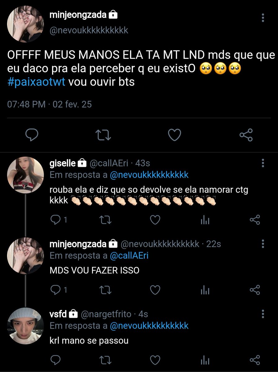 mattwooksz's tweet photo. #winrina/#jiminjeong au! 

onde karina tem seus pertences mais valiosos roubados em seu primeiro dia de aula: seus photocards. 

ou

onde minjeong arranja um meio "mirabolante" de chamar a atenção da sua paixão de anos, yu jimin. https://t.co/HFJEkHBRRn