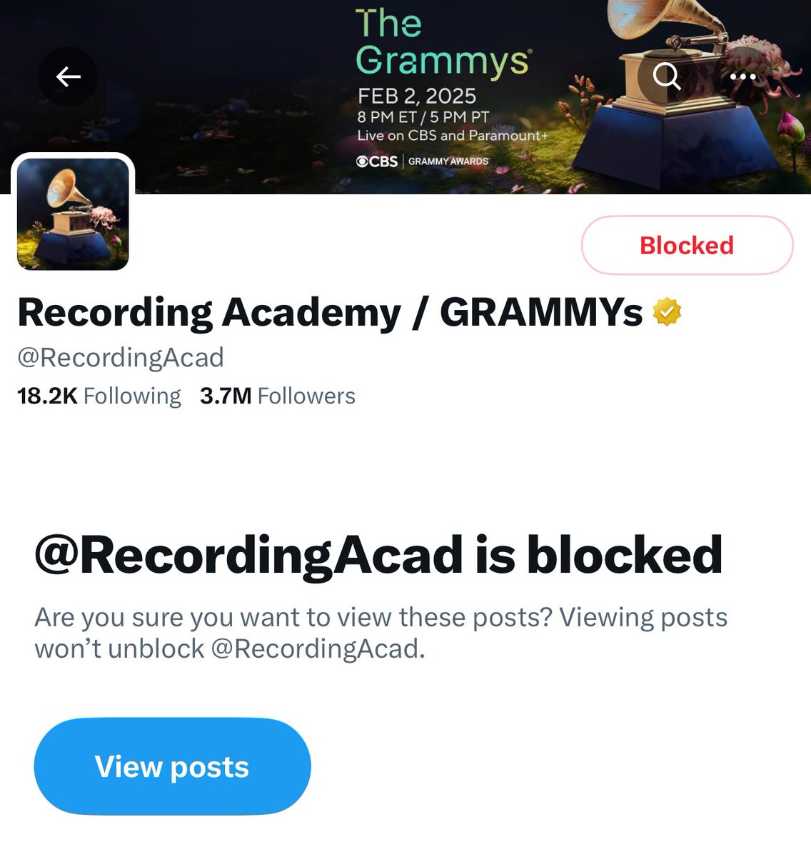 raspberhrriies's tweet photo. clairo didn’t win a #Grammy tonight so i blocked the recording academy https://t.co/RVHchT92Z0