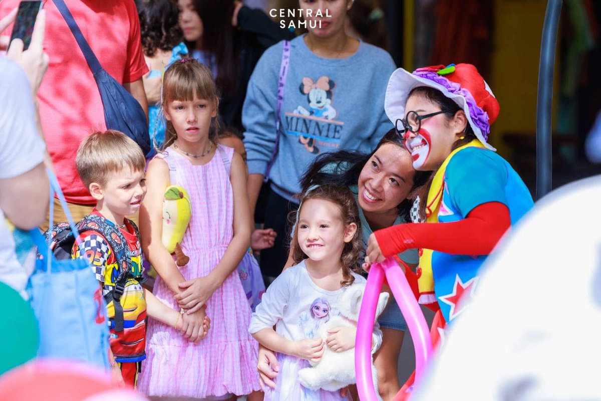 CentralSamui's tweet photo. 🙇🏻‍♀️ Atmosphere of Kids Day 2025 and Kids Contest 💗🥰

#CentralPattana #CentralSamui #วันเด็ก2568 #CentralKidsDay #Samui https://t.co/4FEGDUiRyB