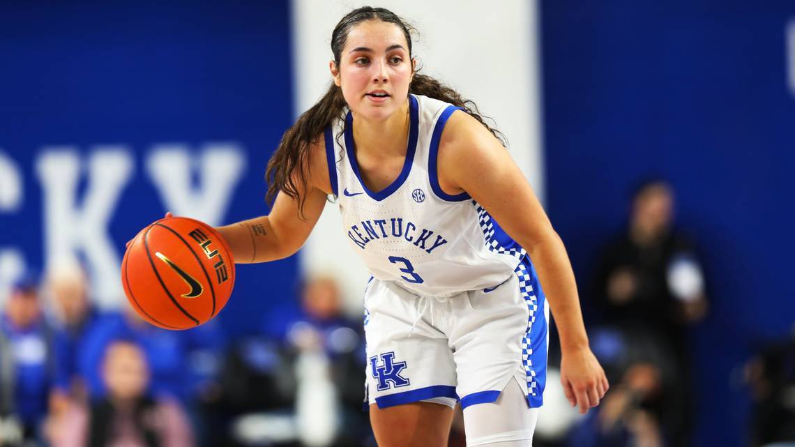BarstoolUK's tweet photo. Georgia Amoore today:

43 Points
8 Assists
15-22 Field Goals
7-12 3 Pointers 

🐐🔥🔥🔥 https://t.co/rOJPoaFTEJ