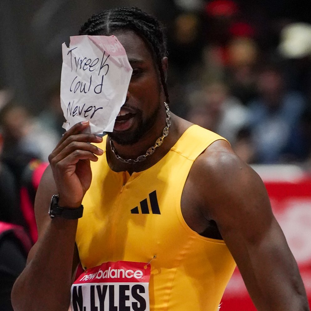🗣️: "TYREEK COULD NEVER" 👀

Noah Lyles (<a href="/LylesNoah/">Noah Lyles, OLY</a>) had a little message on his bib for Dolphins wide receiver Hill after winning the men's 60m at NB Indoor Grand Prix in a 6.52 season best.

#NBIndoorGP #WorldIndoorTour