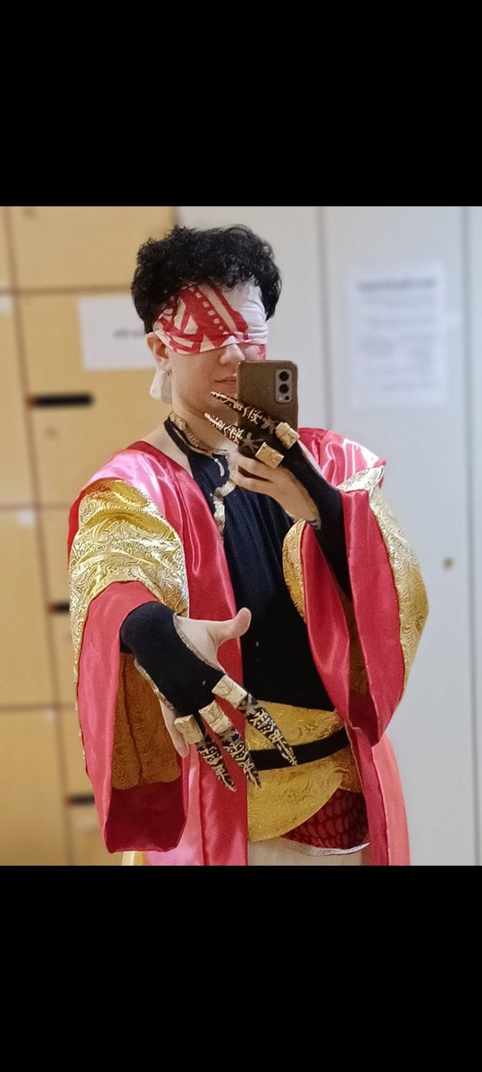 Chilllki's tweet photo. I rarely post stuff on here, but what the heck, once in a while wont hurt right?

Had a fun con a week ago and was happy with how the costume turned out.

#shuumatsunovalkyrie
#cosplay 
#qinshihuang https://t.co/tm9P7MWd9i