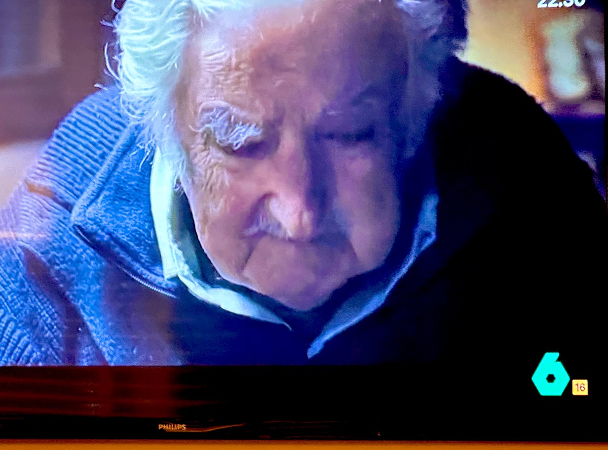 💭 “Vale la pena comprometerse con la vida” …cuantas lecciones en  #LoDeMujica <a href="/LoDeEvole/">Lo de Évole</a>