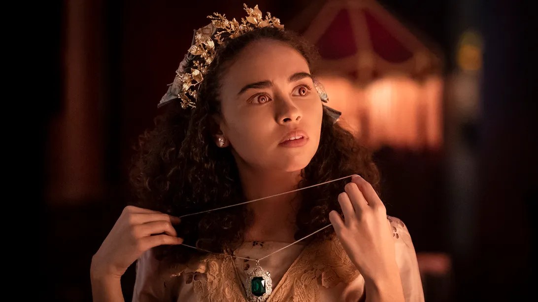 itsRoJay's tweet image. I don&apos;t care for this girl... hope she has a purpose cuz I almost want to stop watching at this point. #InterviewWithAVampire