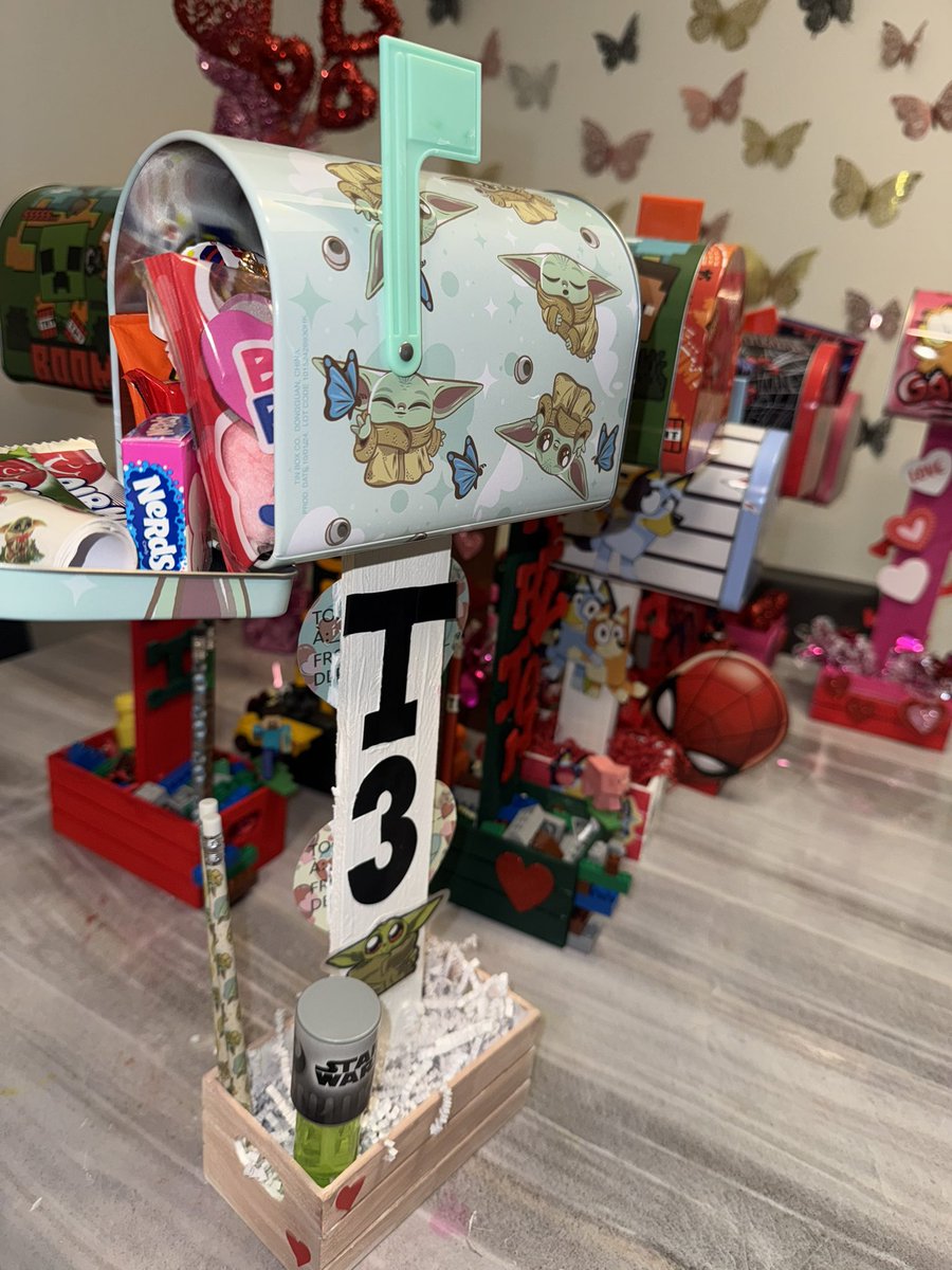 _monroeeeeee's tweet image. I’m tired!!!!