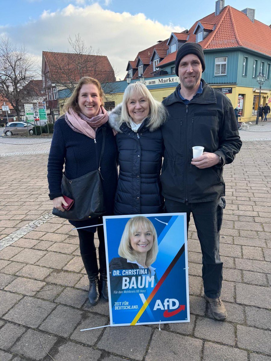 DrChristinaBaum's tweet photo. Heute waren mein Mann und ich Flugblätter verteilen. #Warnstedt, #Timmenrode und #Wienrode. Wir trafen ein befreundetes Ehepaar aus Baden-Württemberg, die uns schon gestern in #Ilsenburg unterstützten.
Morgen #AfD-#Infostände in #Thale und #Halberstadt
https://t.co/tWFIhHUyQN https://t.co/Nkw15liDqi