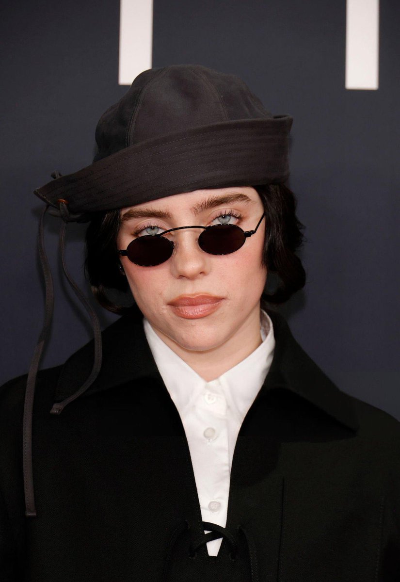 eilishdata's tweet image. Billie Eilish at the #GRAMMYs red carpet.