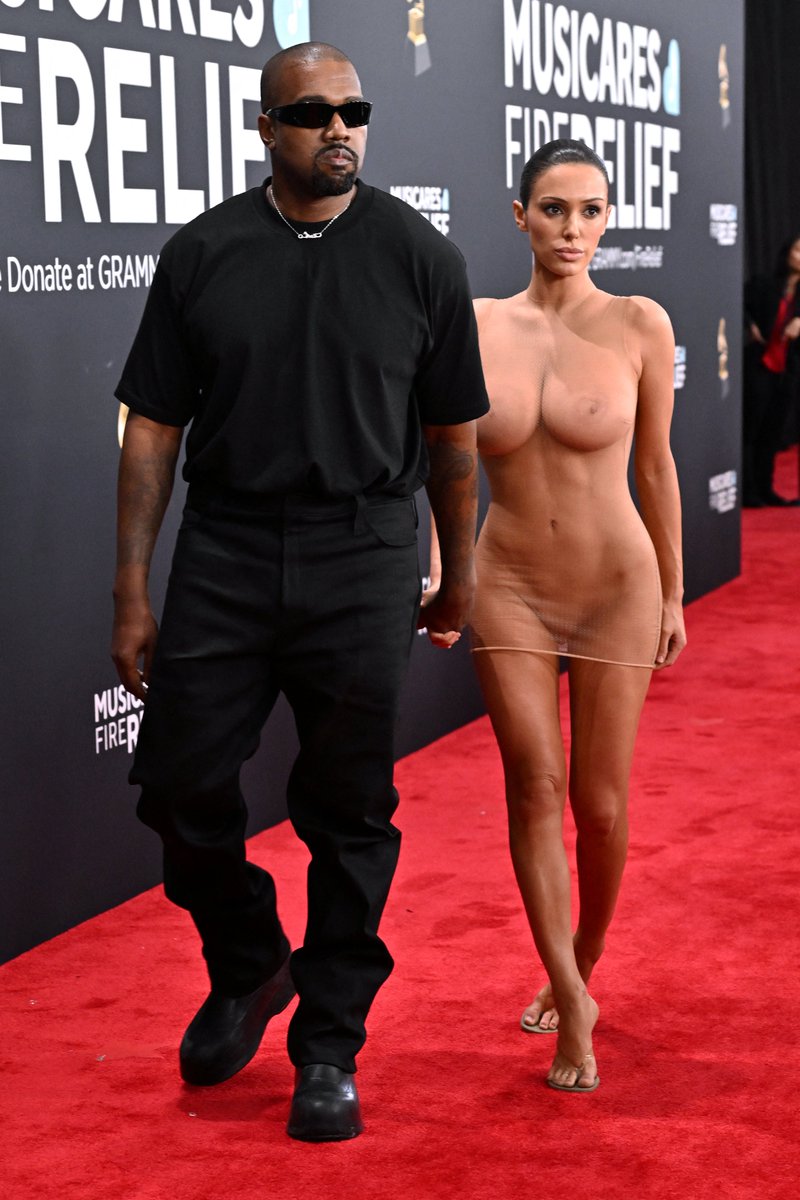 Ye &amp; Bianca arrive at the 67th Annual Grammy Awards 👀👀 https://t.co/kUWGDiv7Rk
