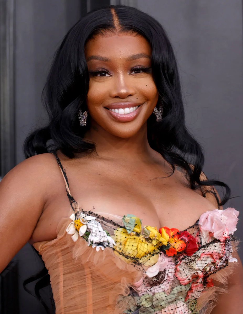 thebellicon's tweet photo. SZAโs โSaturnโ wins Best R&B Song, beating out Tems at the 67th Grammy awards .
#SZA #Grammy67 #Grammys2025 #67thGrammys
#GrammyNight #GrammyVibes
#GrammyMagic #GrammysSeason
#GrammysRedCarpet #GrammyWins #GrammyStyle
#Thebellicon๐ https://t.co/yxvoilKbts