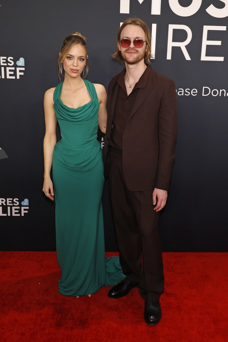 MOM N DAD SPOTTED AT THE #GRAMMYs !!

🌟 <a href="/ClaudiaSulewski/">Claudia Sulewski</a> &amp; <a href="/finneas/">FINNEAS</a>