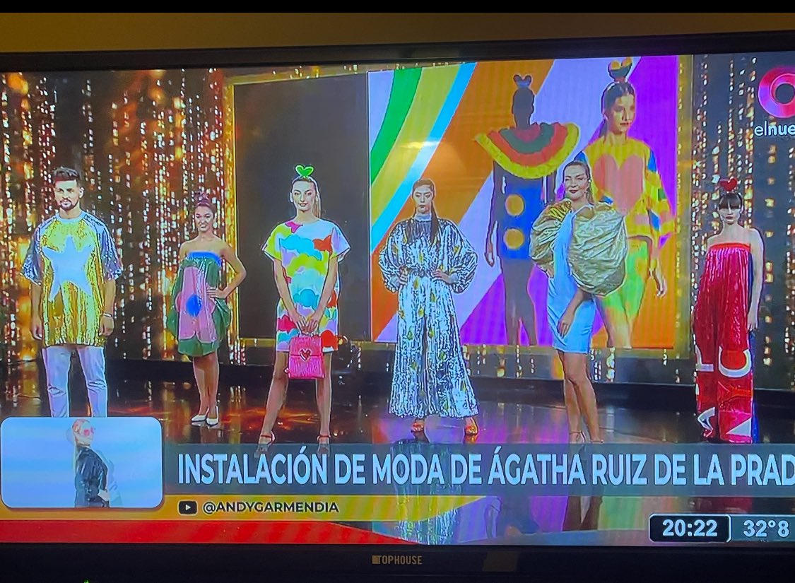 GloriaBari's tweet image. #moda2025 
🤦‍♀️ @canal9oficial #Imagendemoda