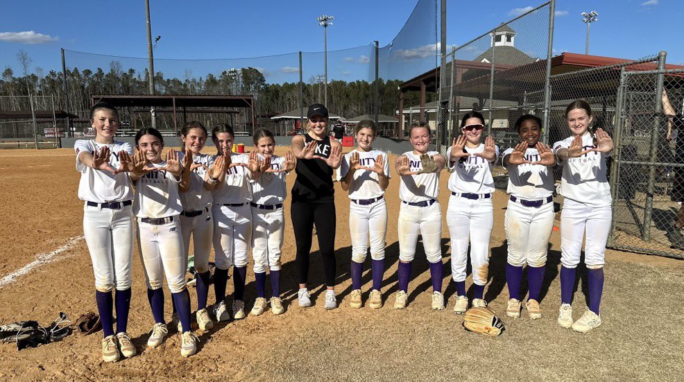 astrick130's tweet image. Had a great practice today with my 🙌🏼 girls. Can’t wait to hit the field with @unity12ustone in Newberry, FL!!
Also got to take a few pics with @PresleyHarris10!! @UGASoftball @Carson_Yarbro5 @LakynJones11 @AveryT2032 @hayhay6169 @FSU_Softball