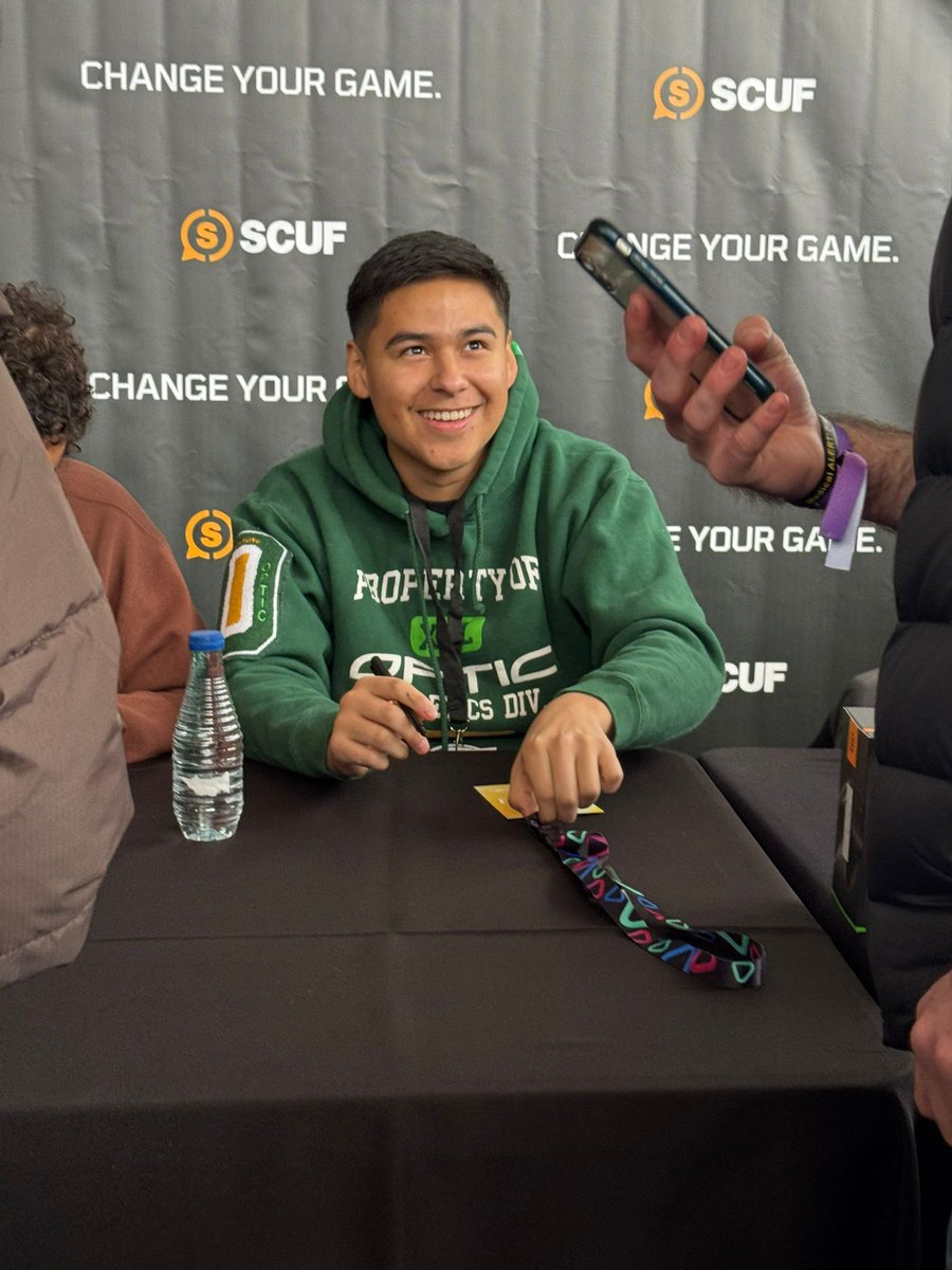 🐐👑<a href="/Shotzzy/">OpTic Shotzzy</a>