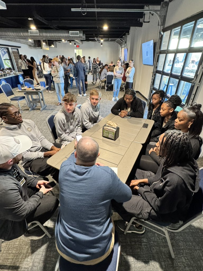 MTN. VIEW TRACK & FIELD tweet media