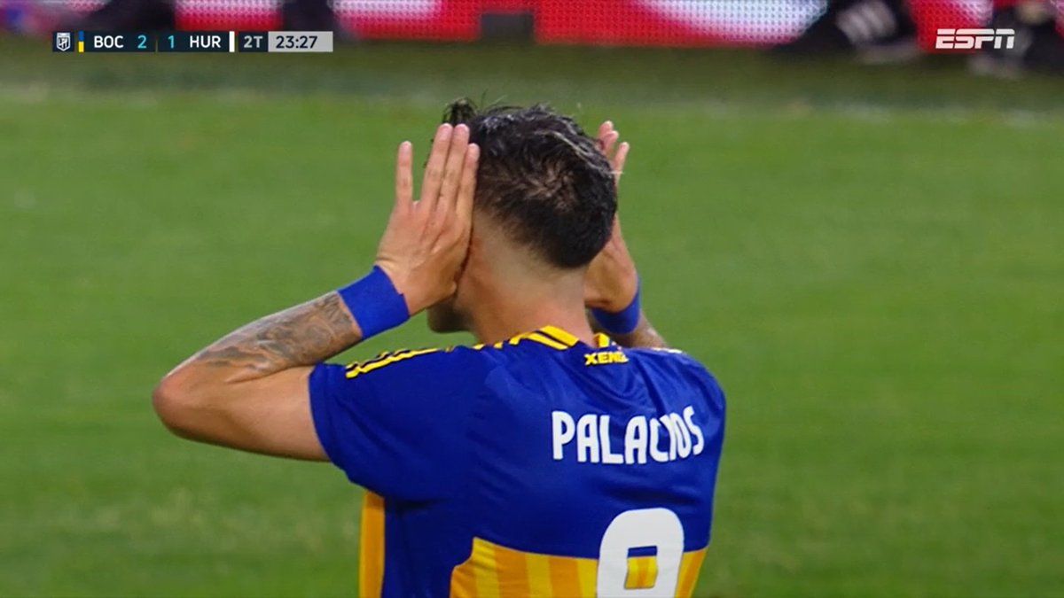 palermismo's tweet photo. Palacios logró que la hinchada le cante "Chileeeno Chileeeno" y lo ovacione en su 3er partido en el club 

El mejor refuerzo hasta ahora sin dudas, desde que llegó fue siempre el que mejor jugó https://t.co/qaAX1JrNPO