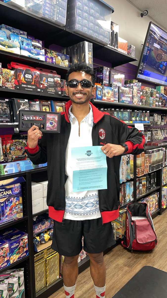 izzetjj's tweet photo. Won another RCQ! 
This time with Dimir Bounce🤩 
Happy to be qualified for all 4 RC’s😎 https://t.co/MTwbGvplGD