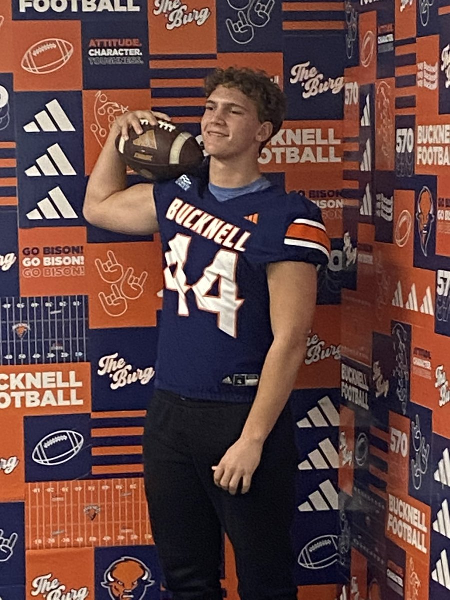 Thank you <a href="/DaveCecchini/">Dave Cecchini</a>  and the rest of the coaching staff for having me for their Bucknell Junior Day. Had an amazing time and look forward for the future.
<a href="/CoachPearsonOL/">Sean Pearson</a> 
<a href="/McNeilParker/">Coach McNeil Parker</a> 
<a href="/Bucknell_FB/">Bucknell Football</a> 
<a href="/Coach_BJarman/">Brad Jarman</a> 
<a href="/Coach_Bowers/">Chris Bowers</a> 
<a href="/CoachBrae88/">Braelon Roberts</a> 
#rayBucknell #JuniorDay