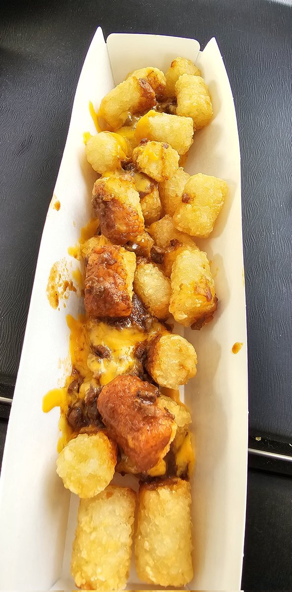 _missteaboo's tweet photo. @sonicdrivein y'all getting real skimpy with the chilli now. 🤨 https://t.co/YTxakw8dlv