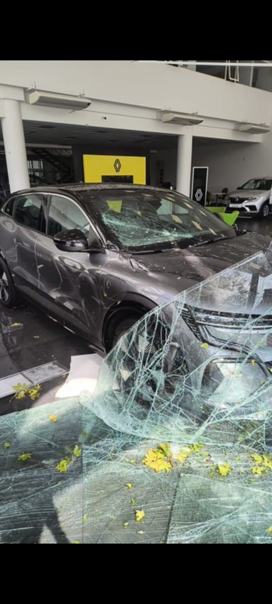 Hoy a la gente de Bahia Blanca nos tocó sufrir otra vez una desgracia.
Y el intendente K <a href="/fsusbielles/">Federico Susbielles</a> no fue capaz de emitir un comentario sobre la posible situación que podría ocurrir. Lo que desencadenó en este desastre, ahora hablamos en vivo desde youtube.com/@elbrazoarmado…