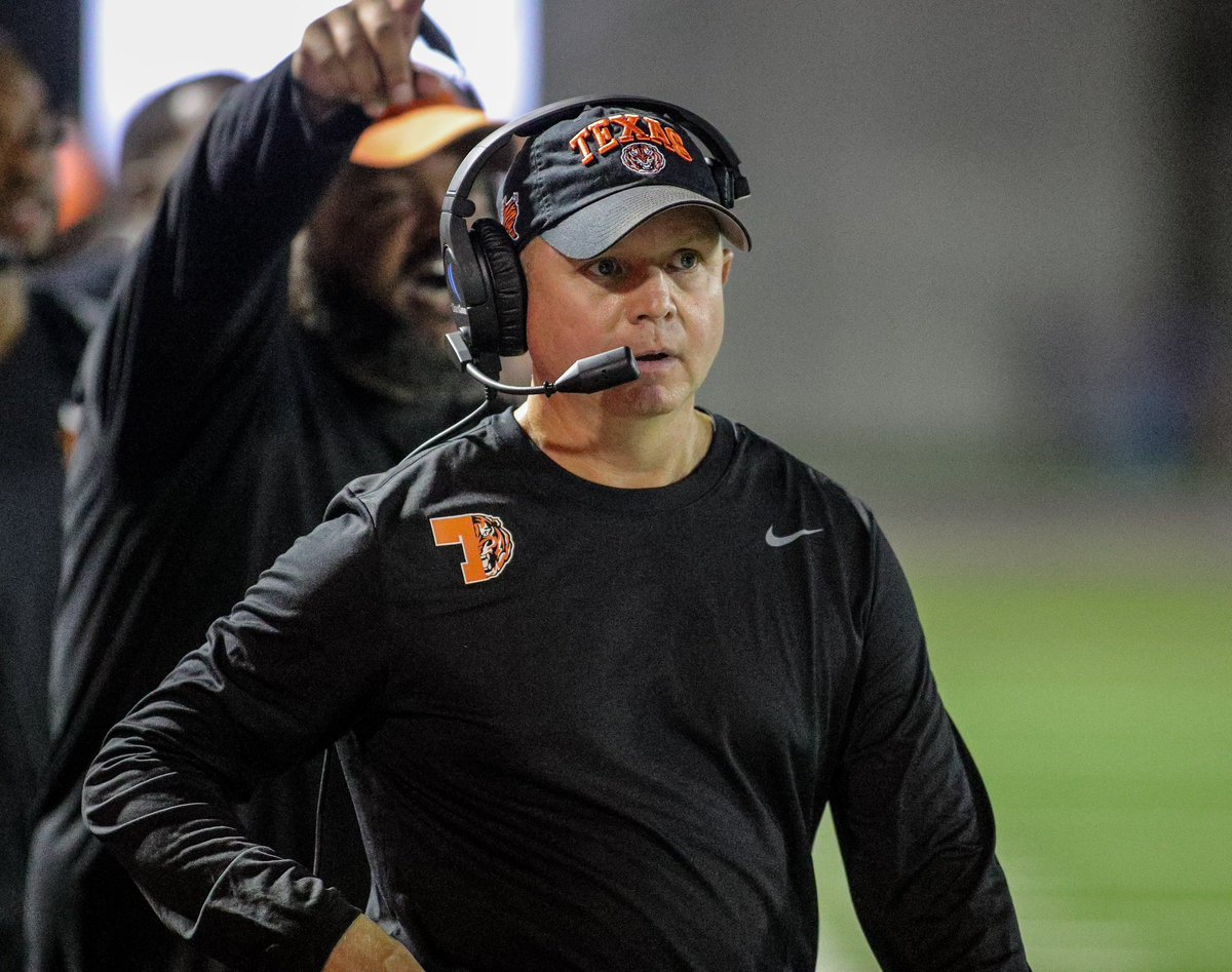 LiveFromPines's tweet photo. Join us tomorrow night at 6:00pm as we welcome @THighFootball AD/HC @StanfordGerry on LFTP! Don’t miss it🔥 https://t.co/unzesff9te