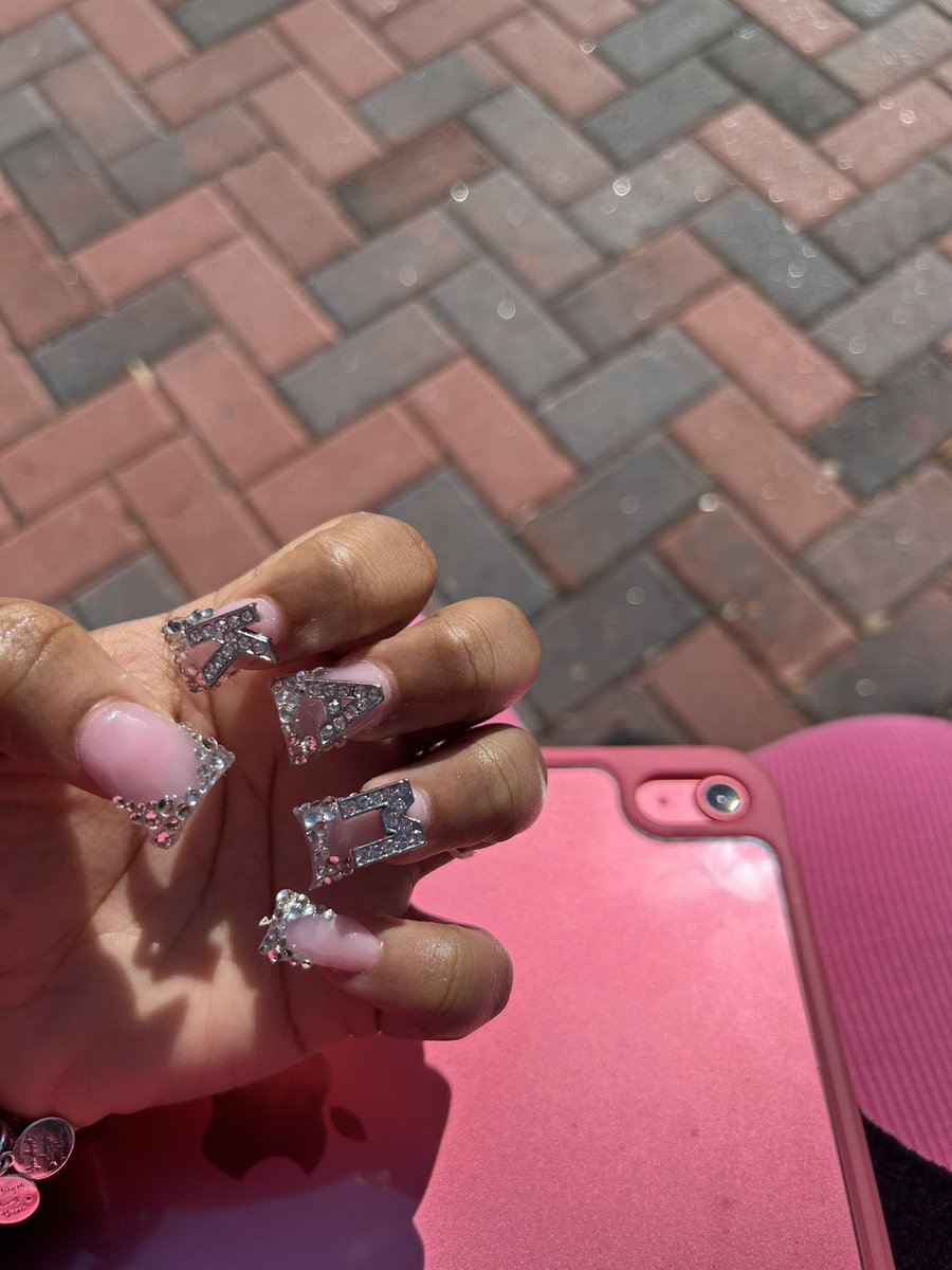 ch4n3LLLL's tweet photo. Nail Inspo 🩷 https://t.co/lbilkxreSS