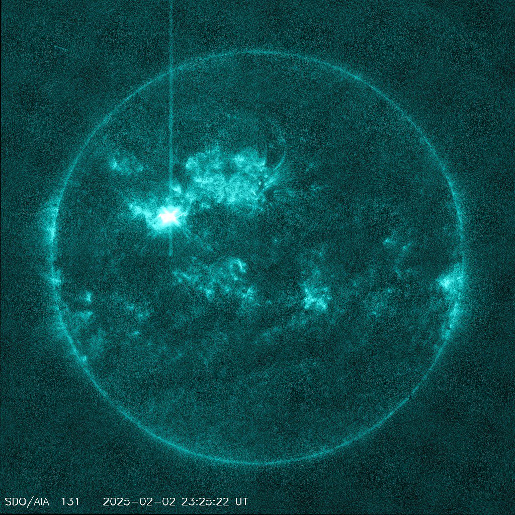 chematierra's tweet photo. AVISO 🌞
Nueva llamarada solar.
🔥 
MODERADA
M4.16
Región: 3981 
Bloqueo de Radio Moderado R2
Febrero 2/23:20 UTC

Para saber más: https://t.co/TtvhO2wif4… https://t.co/weTkLPXGCp