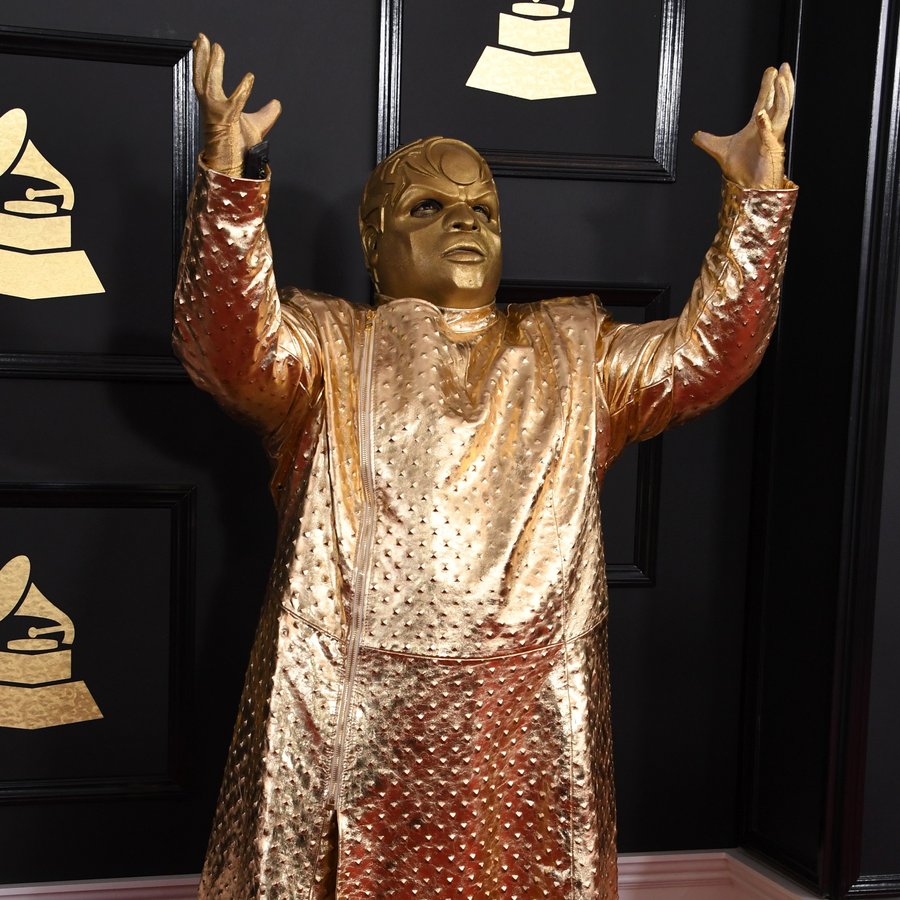 Anyone remember when Cee Lo Green pretended a phone exploded in his face and pulled up to the Grammys like this...