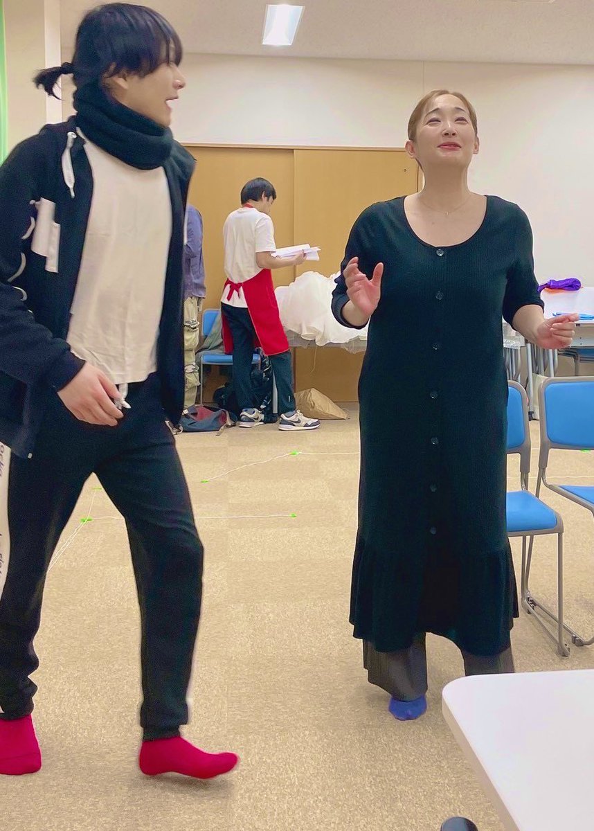 tatibana1973315's tweet photo. 最終お稽古でした
Aチームの方々が代役で入って下さったり
Bチームのお稽古を観てくれたりと
両チーム、
素敵な方々ばかりで…😭

チケットも完売回や残席僅か回も😭
感謝を🥲

お声掛け頂ければ
ご予約させて頂きます☺️
今週木曜日から！

2月6日（木）～9日（日） 
TACCS1179
#こらーめす 
#一握の紲 https://t.co/0j27RwKUg1