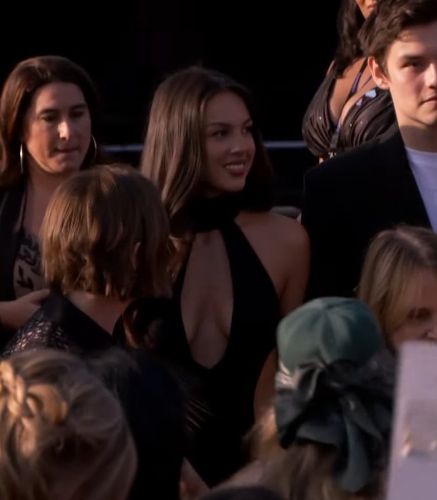 oliviarodrbr's tweet photo. GOSTOSA! Olivia Rodrigo no #Grammys. https://t.co/jfZ06MaJDj