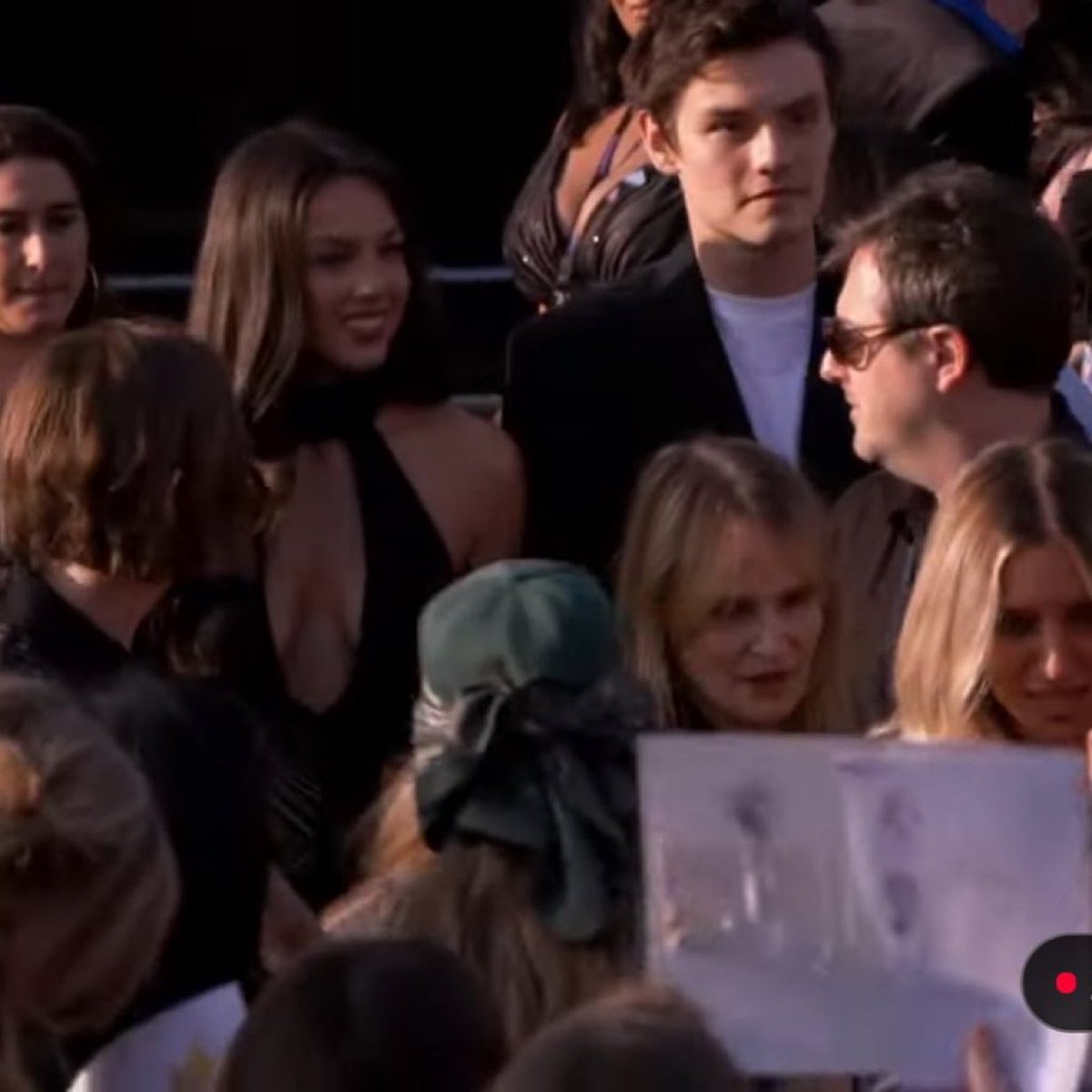 PopBase's tweet photo. Olivia Rodrigo and Louis Partridge arrive at the #GRAMMYs. https://t.co/8NBXUBJa3D