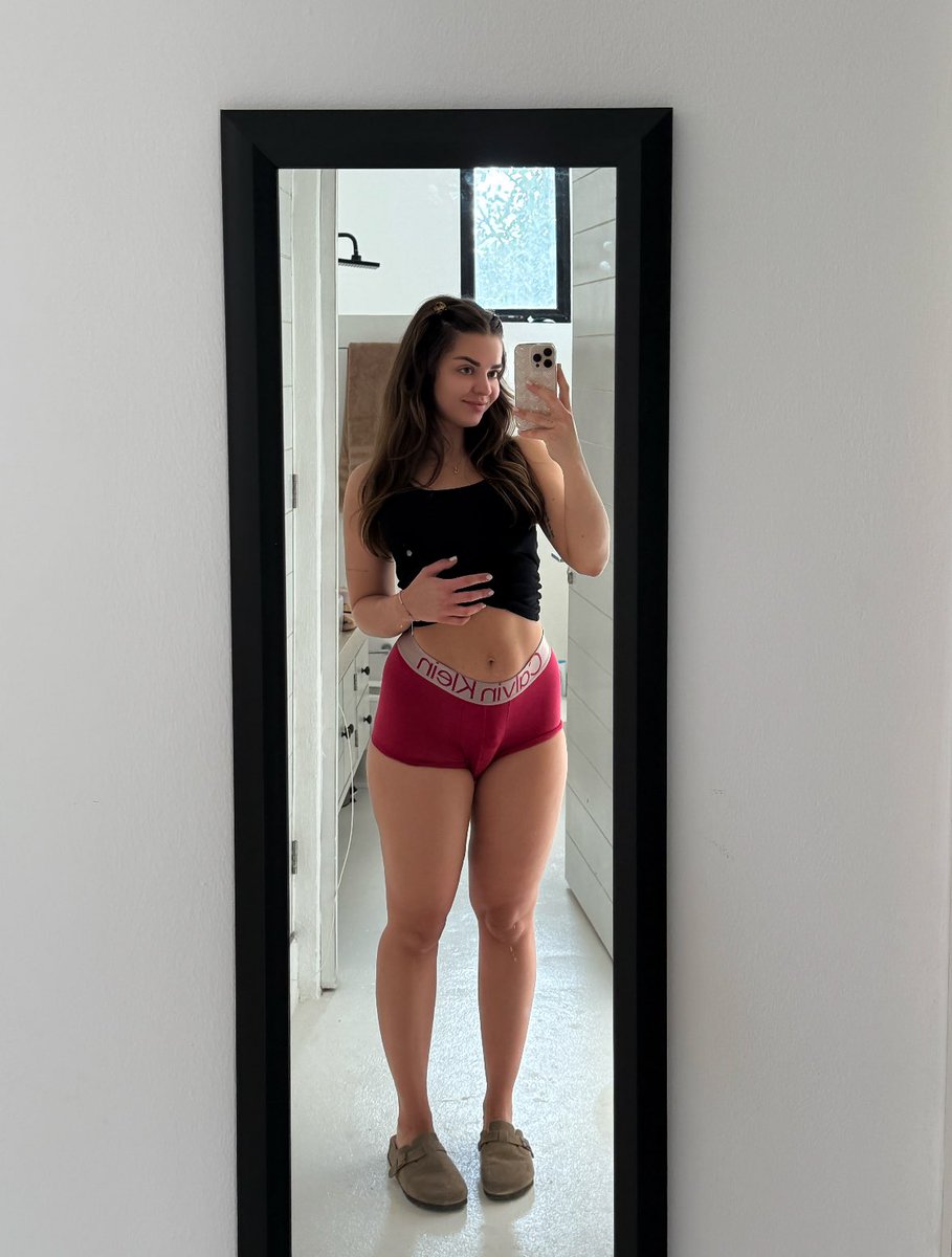 emilyguyts's tweet photo. Be honest do I pass as a woman? 👀🏳️‍⚧️ https://t.co/A4q1UO2axL