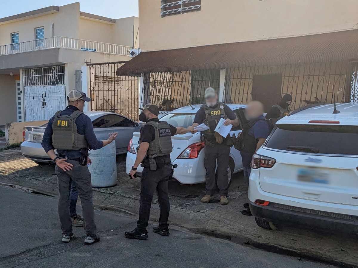 FBISanJuan's tweet photo. The FBI is supporting the @DHSgov in their immigration operations all over the country. https://t.co/F1Yi3aTlml