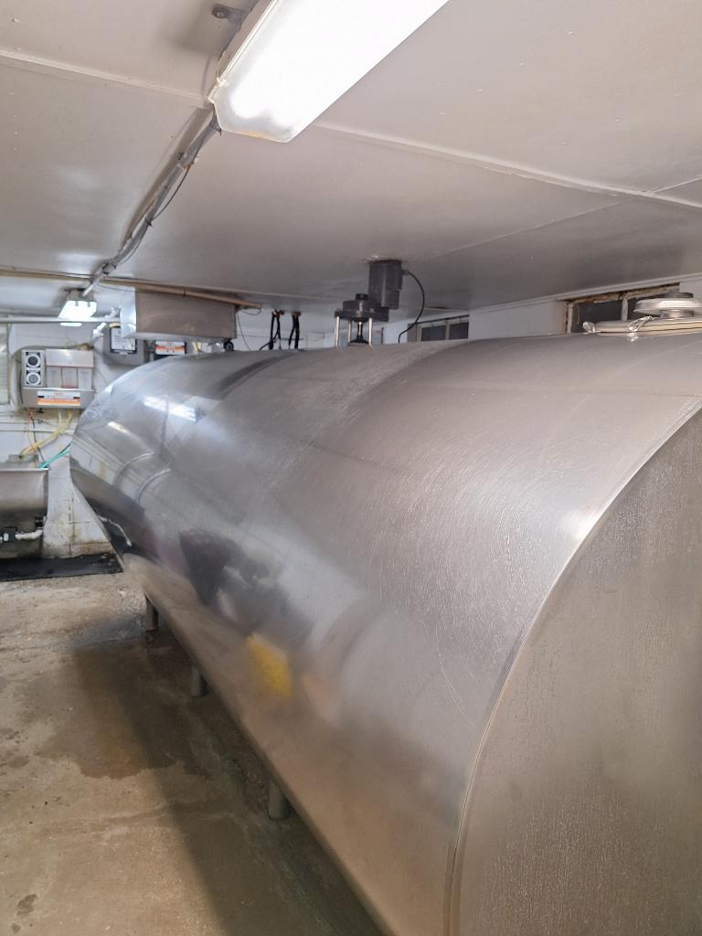 RancheroPeoria's tweet image. Friday was our last day selling Grade A milk commercially. Saturday started with selling raw milk from the tank. We're back to selling like we did over 100 years ago.