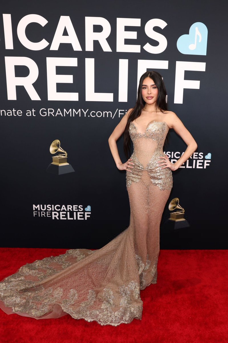 argentinatea's tweet photo. Madison Beer en los #GRAMMYS https://t.co/mxUjrCgl8f
