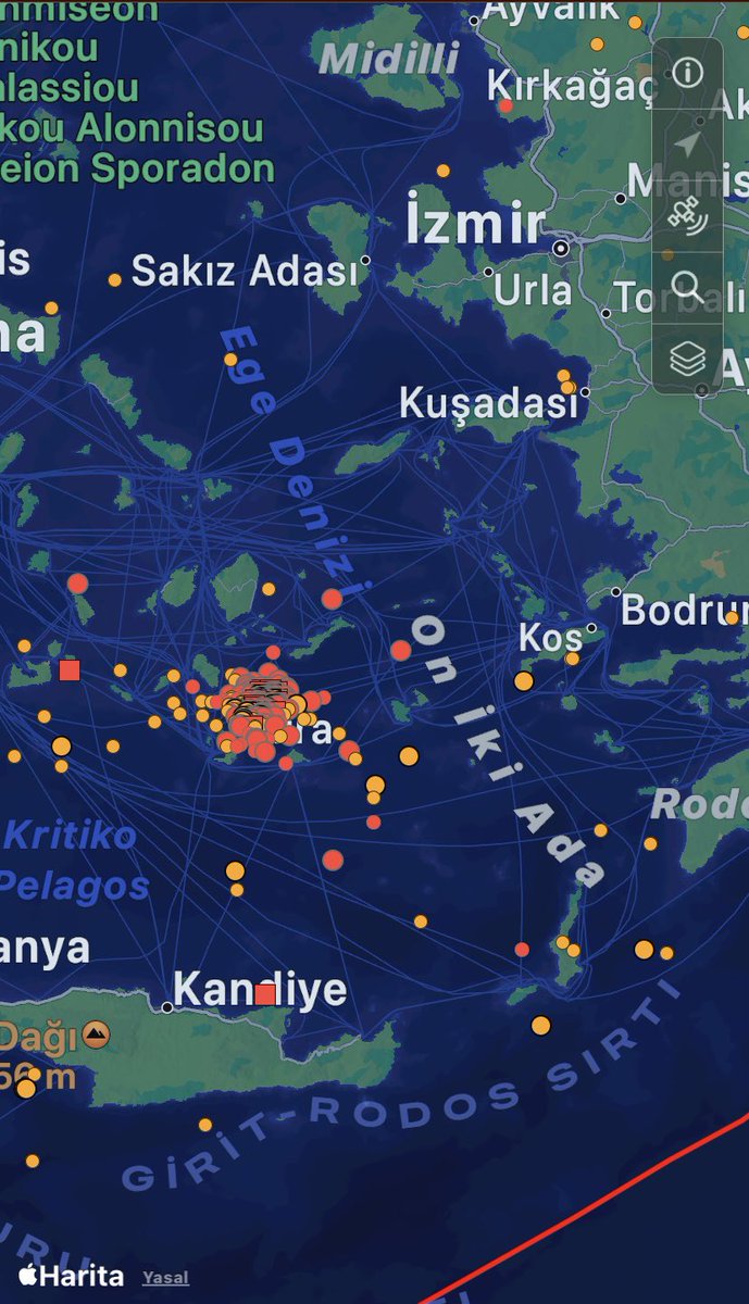 emine_krky's tweet image. #santoriniadası #deprem bekleniyor!!
