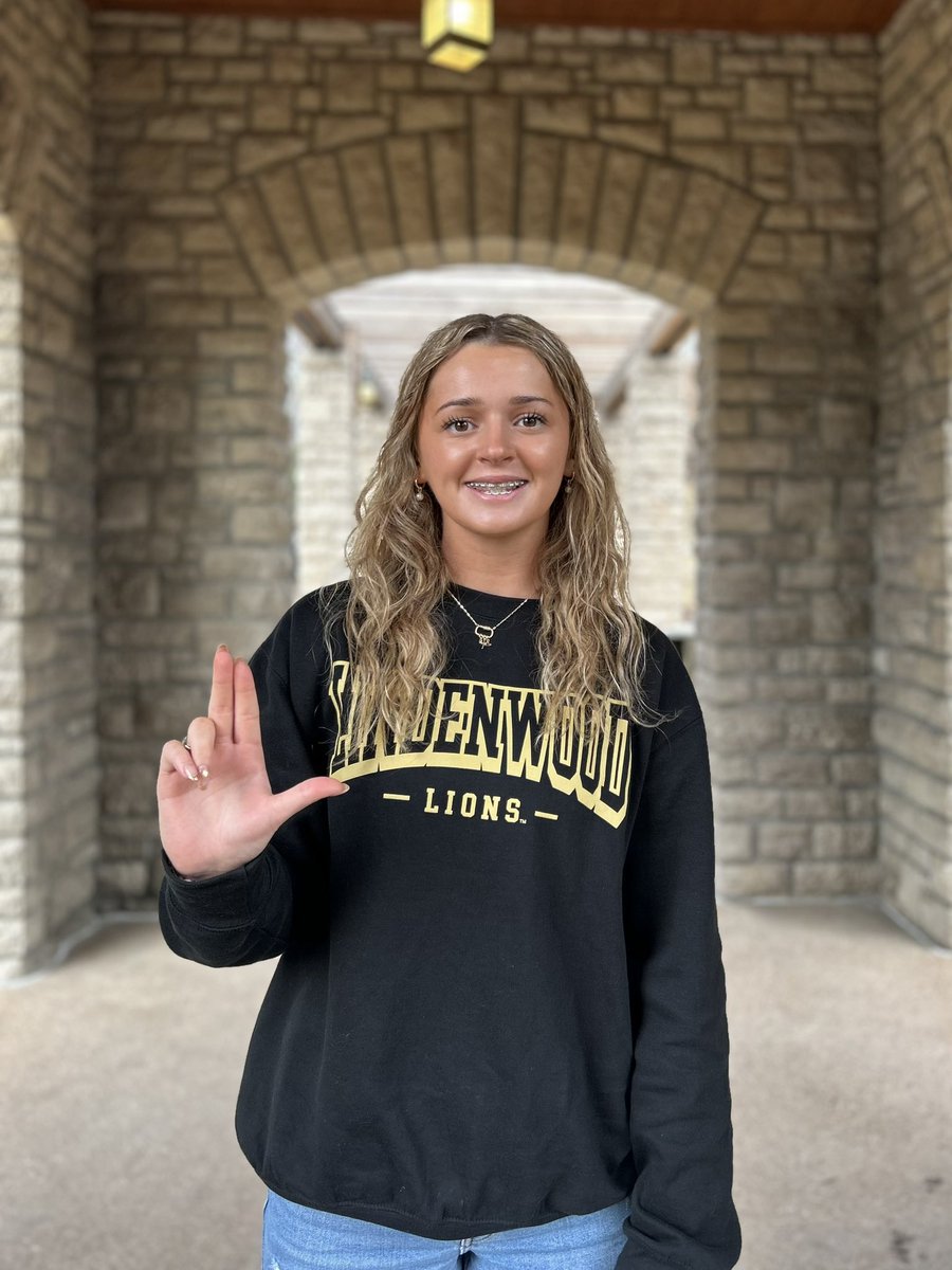myah_briggs_'s tweet photo. #Committed #InTheArena 🦁 https://t.co/o9TFC5krLF