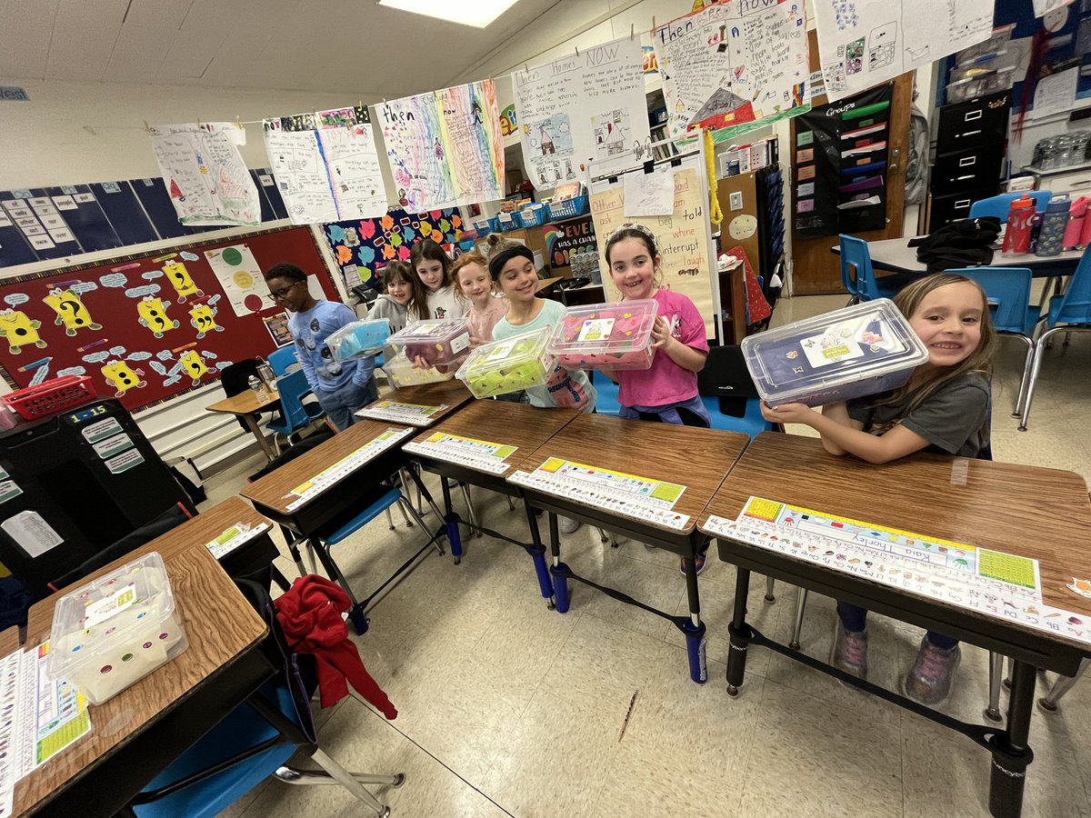 Debbie Booz tweet media