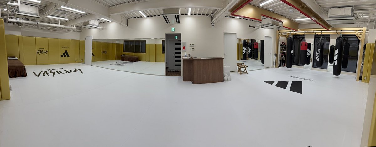 vasileus_gym's tweet photo. 毎週月曜日は休館日です。

明日（2/4）は19時から22時の営業です。
予約不要ですので、お気軽にお立ち寄りください😁
皆様のお越しをお待ちしております‼️

お問い合わせ（営業時間内）
ＴＥＬ📞０３-６８０５-６６４２

VASILEUS GYMホームページ
https://t.co/o9HqH3Zm4H https://t.co/FicFLKyZH2