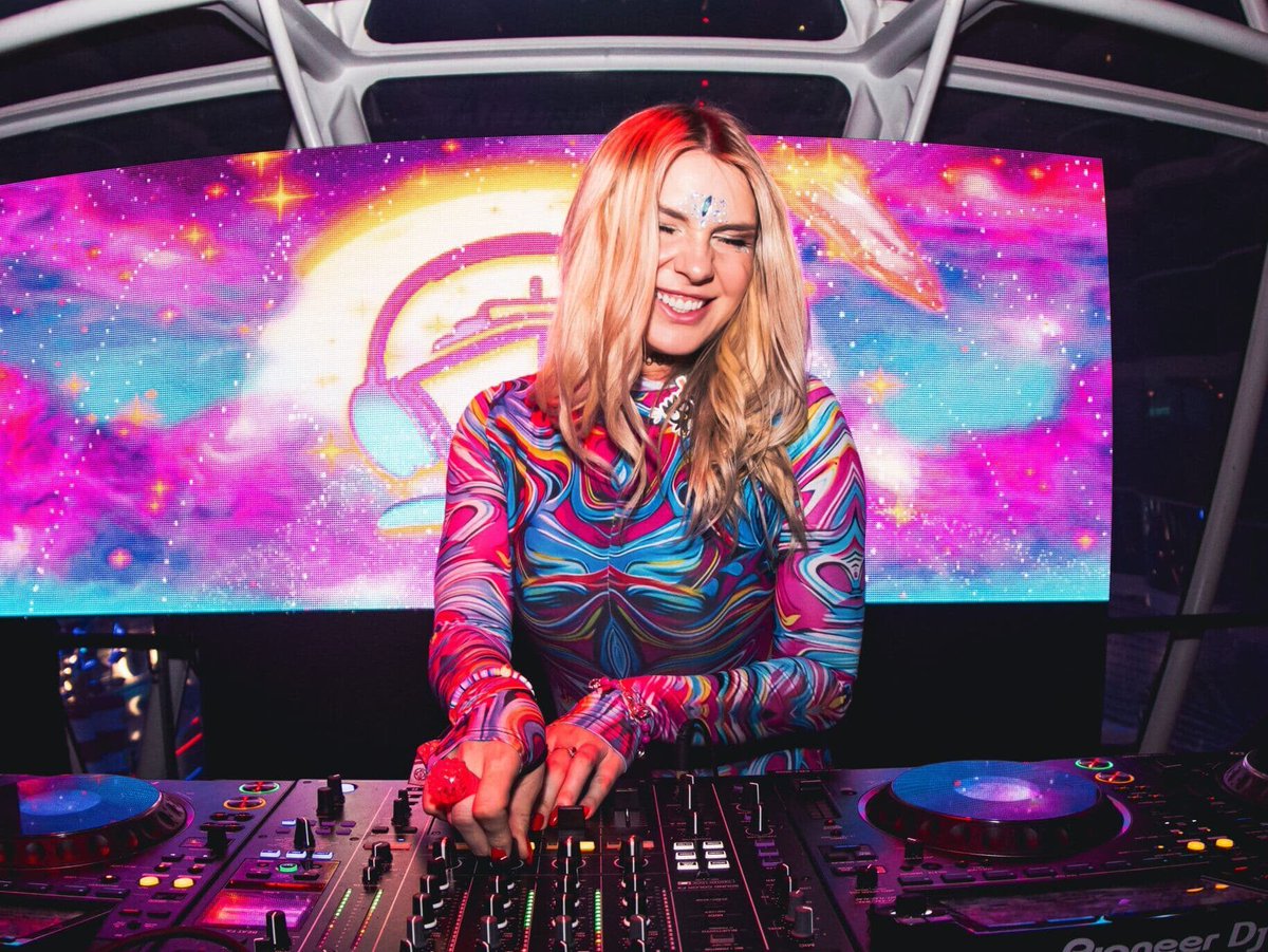 EDM Identity (@edmidentity) on Twitter photo ๐๏ธ <a href="/Casmaliamusic/">๐ฎ๐๐๐๐๐๐๐ ๐ฆ</a> escaped the winter chill by heading to warmer waters on Groove Cruise Miami this year, and she dropped off her set from Doc Brownโs Unlearn:Records showcase from the sailing! ๐ข
Read the article โก๏ธ edmidentity.com/2025/02/02/edmโฆ ๐๏ธ <a href="/Casmaliamusic/">๐ฎ๐๐๐๐๐๐๐ ๐ฆ</a> escaped the winter chill by heading to warmer waters on Groove Cruise Miami this year, and she dropped off her set from Doc Brownโs Unlearn:Records showcase from the sailing! ๐ข
Read the article โก๏ธ edmidentity.com/2025/02/02/edmโฆ