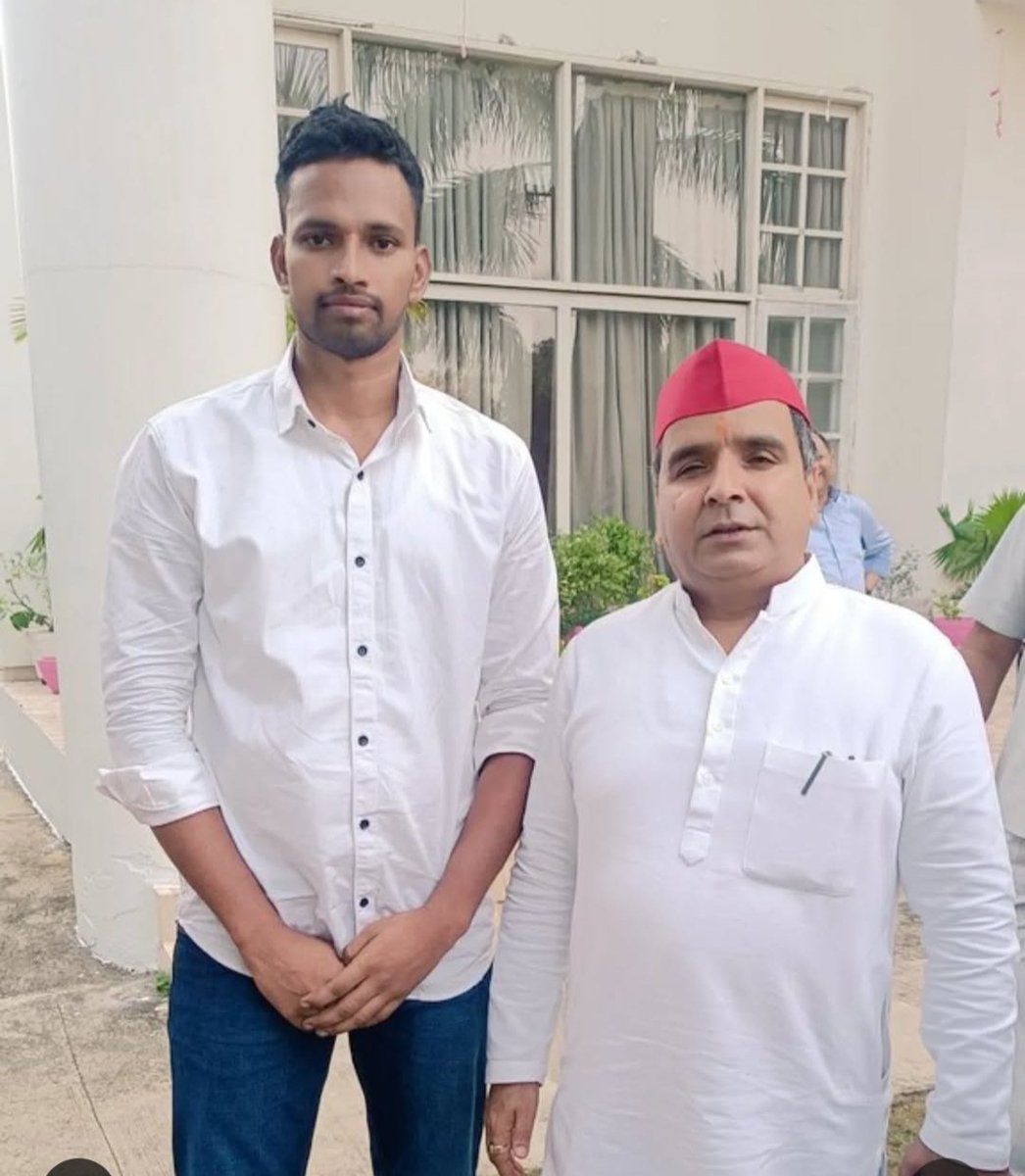 achal_yada23's tweet image. समाजवाद की बुलंद आवाज, संसद में समाजवादी पार्टी के मजबूत स्तंभ,मैनपुरी, बदायूं से पूर्व और वर्तमान में आजमगढ़ से सांसद आदरणीय धर्मेंद्र भईया को जन्मदिन की बहुत बहुत बधाई और शुभकामनाएं 🎂🎉❤️🤗
#HappyBirthday 
#Dharmendrayadav
@MPDharmendraYdv 
@AzamgarhLokSbha