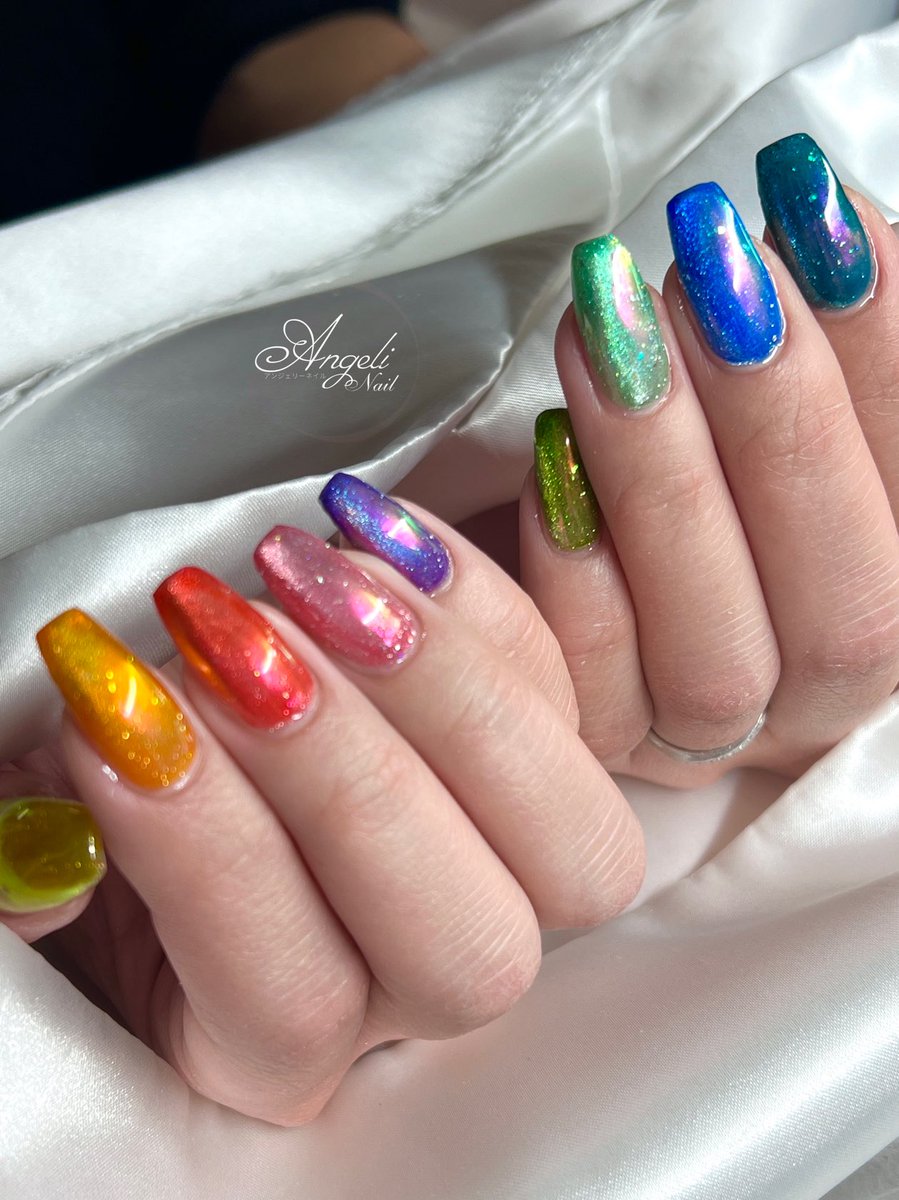 Noa_nail's tweet photo. オリジナルマグでカラフルに✨
#冬ネイル #マグネットジェル #北広島市 https://t.co/zS1WeYS3Nc